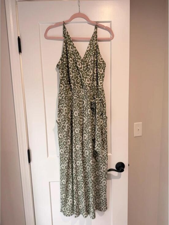 Stitch Fix Pants - Kaileigh Sage Green Floral Jumpsuit XL Wide Leg Boho Tie Waist Romper